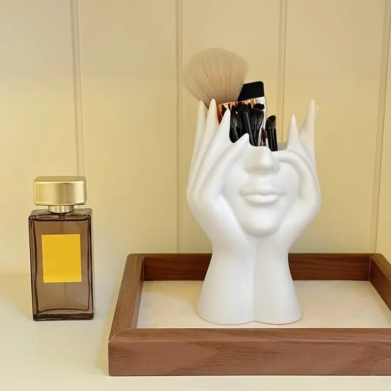 1pc Abstract Face Design Plastic Pen Holder & Makeup Brush Organizer - Multi-Functional Decorative Art Sculpture, Lightweight