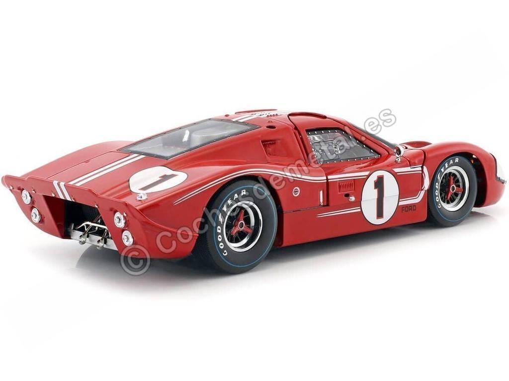 ShelbyCollect Shelby Collectibles Scale Model Ford GT40 1967 Le Mans 24 Hours Winner Foyt 1/18 Car Mk.IV #1 D. Gurney/A.J.