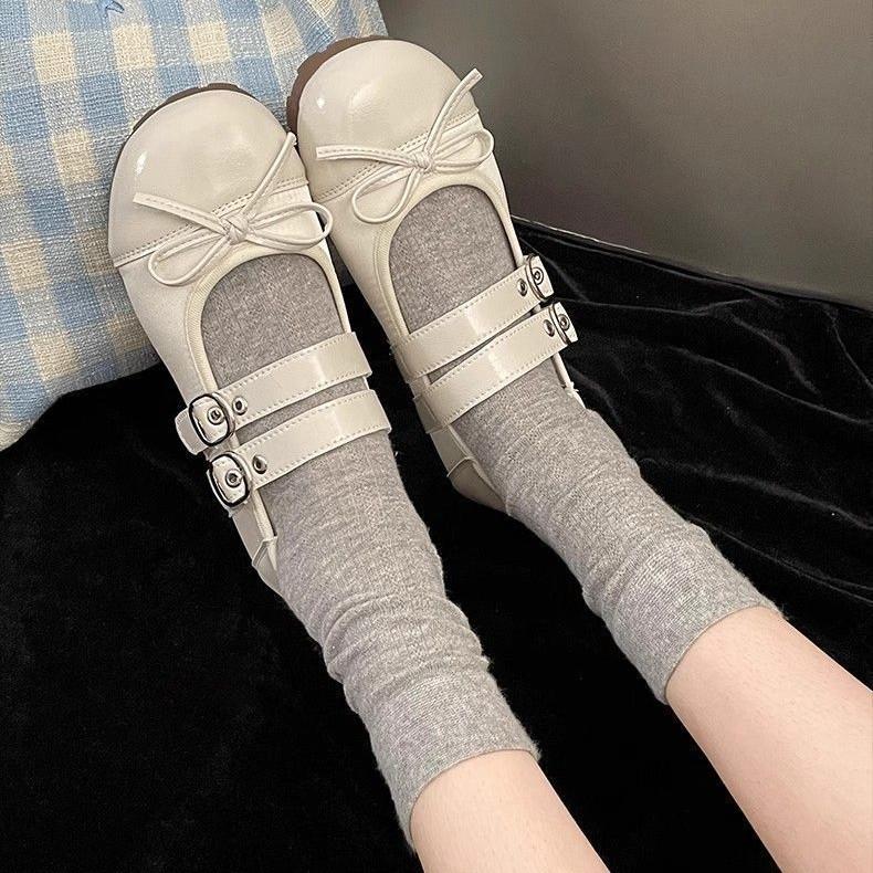 

Silver French Mary Jane flat-soled small leather shoes for women s 2025 summer and autumn new versatile niche design with skirt single shoes 40
