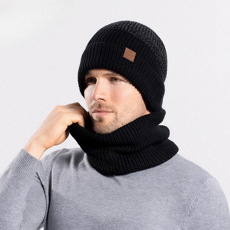 Зимняя шапка на открытом воздухе — фото 3