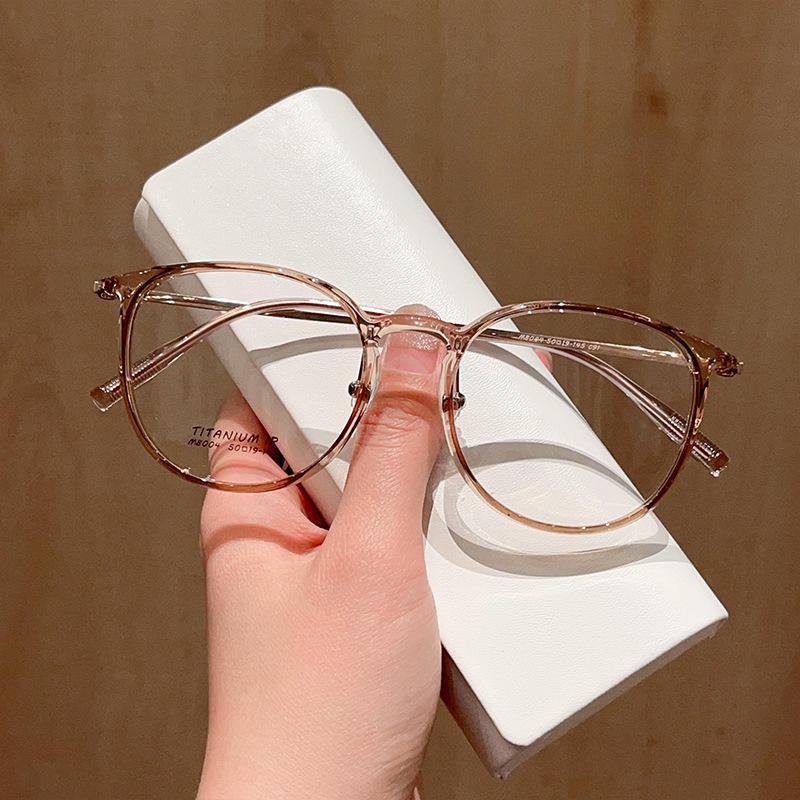 Fashion Retro Polygon Small Frame Titanium Glasses Frame Ultra-light Glasses Frame with Several Heights.
