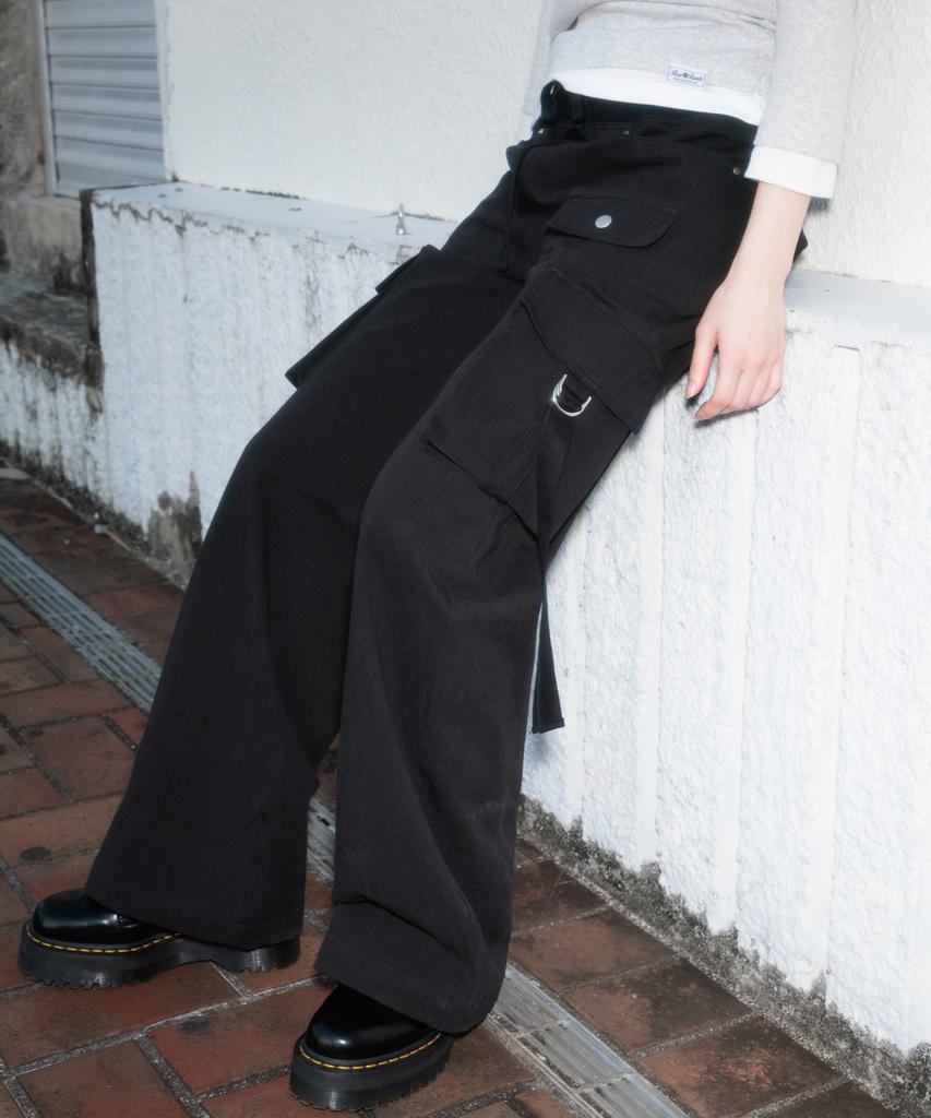 ROSEFRANTZ Cargo Slim Bootcut Pants [Black]