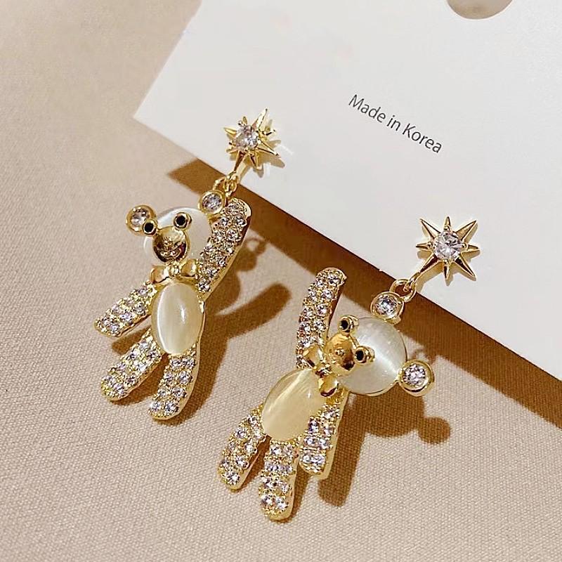 Korean Style Energetic Cat s Eye Zircon Bear Earrings for Women 5A009 Gold