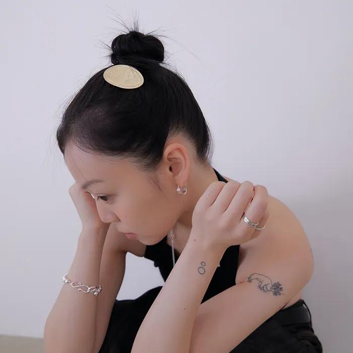 Unbalance Frill Earring