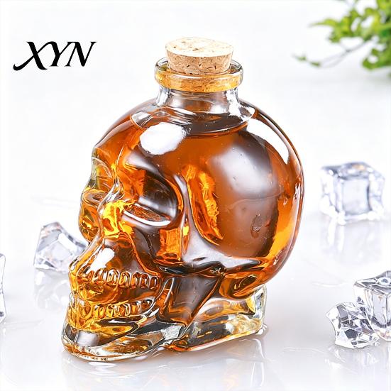 Hand-blown Skull Bottle Whiskey Decanter, 3D Glass Liquor with Stopper, Novelty Bourbon Storage Wine Dispenser for Home Bar, Unique Gothic Gift