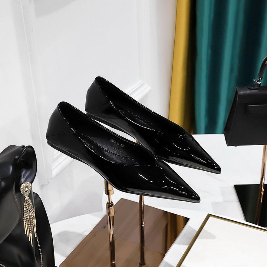 Mode Damen 1cm Niedrige Absätze Arbeit flache Schuhe Damen Lackleder Spitze Niedrige Absätze Dame Prägnant Büro Täglich zum Hineinschlüpfen Flache Schuhe