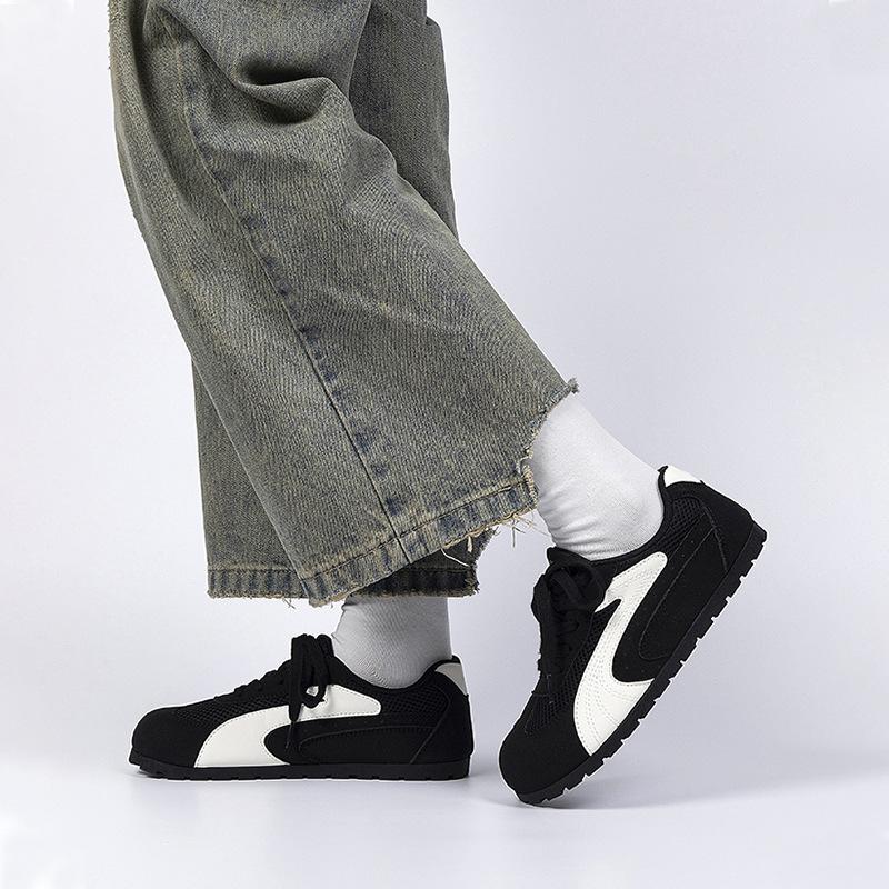 Autumn black German training shoes women's shoes 2025 new popular retro red board shoes women's casual sports Forrest Gump shoes