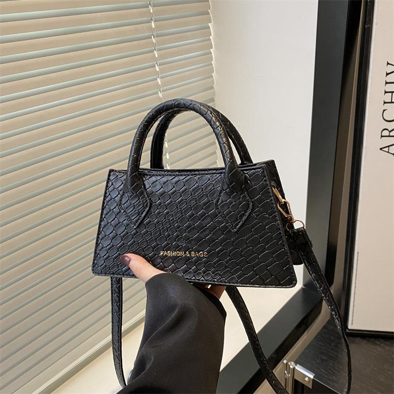 Retro Fashion Trend Handbag Summer Commute Premium Texture Shoulder Messenger Bag Casual Small Square Bag Women
