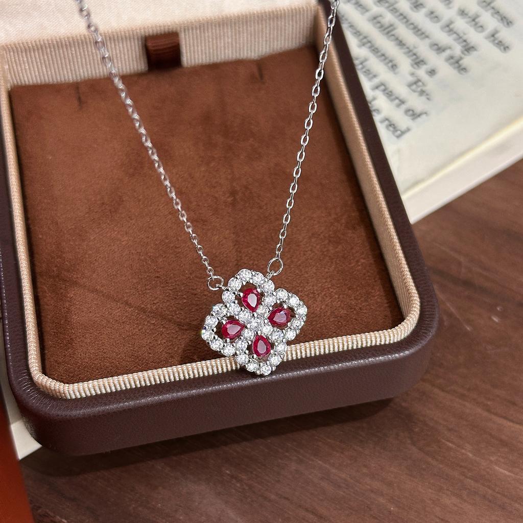 Seiko Four-leaf Necklace Full Diamond Snowflake Collarbone Chain Ins Cold Wind High Fashion Jewelry