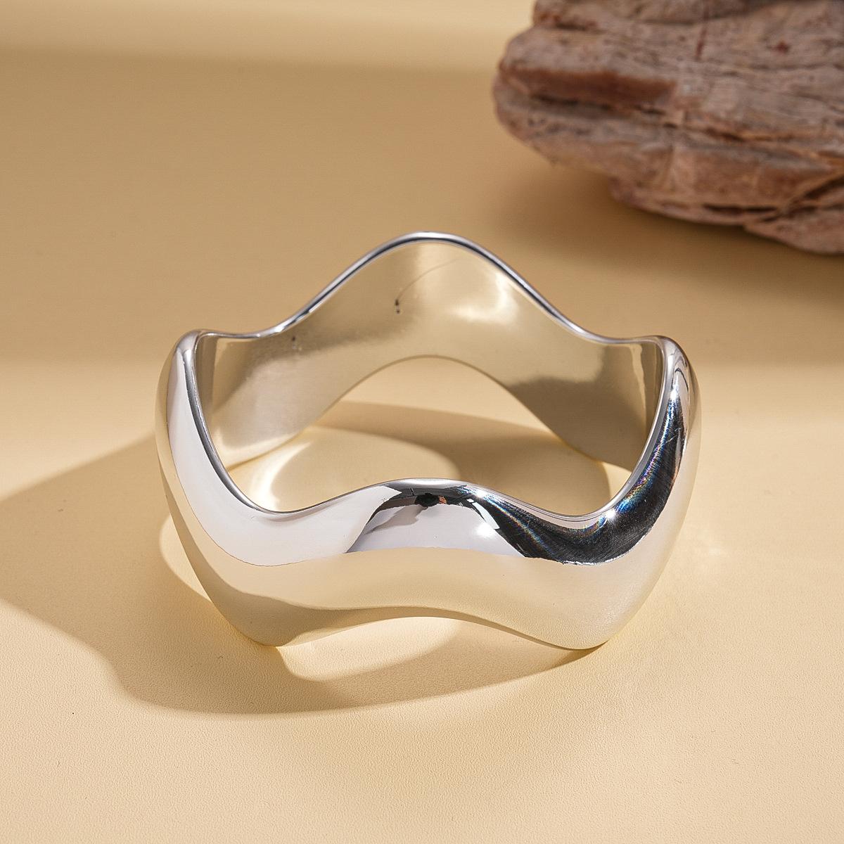 Irregular geometric round twisted pattern bracelet cold style simple jewelry