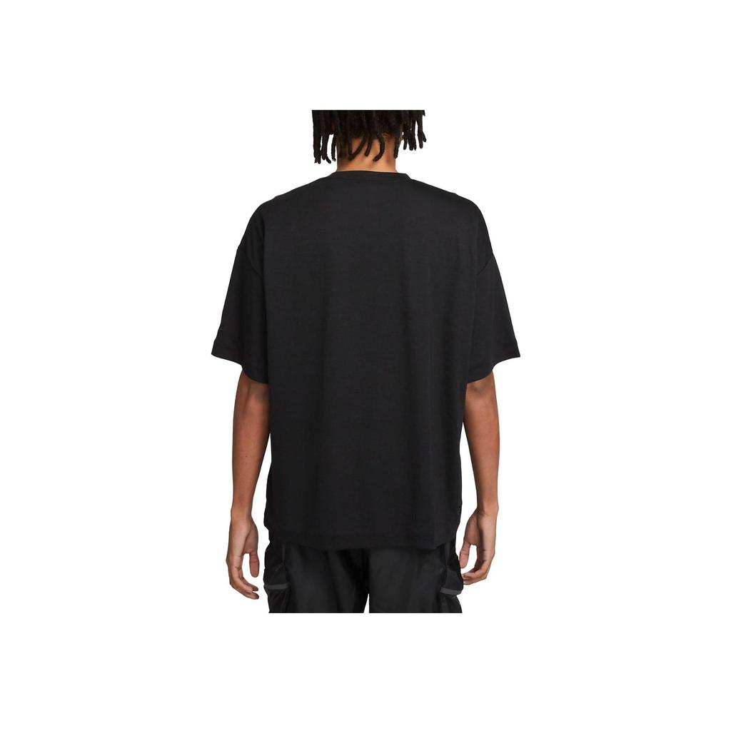 Nike Sportbekleidung Tech Pack Uni Tasche Schnelltrocknend Kurzarm T-Shirt Herren Tops Schwarz FB7393-010