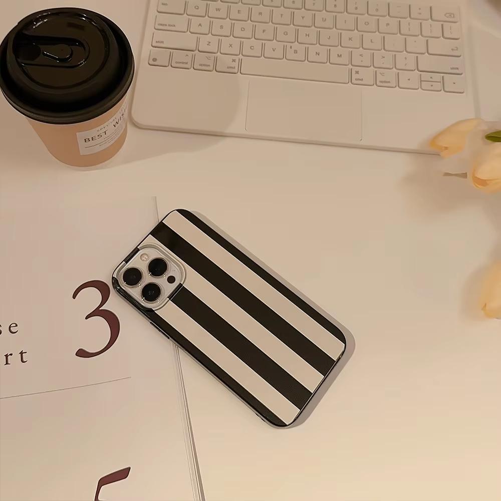 Fashion Retro White Striped Pattern Phone Case For iPhone 17 Air 16 Pro Max 15 14 Plus 13 12 11 Shockproof Silicone Back Cover