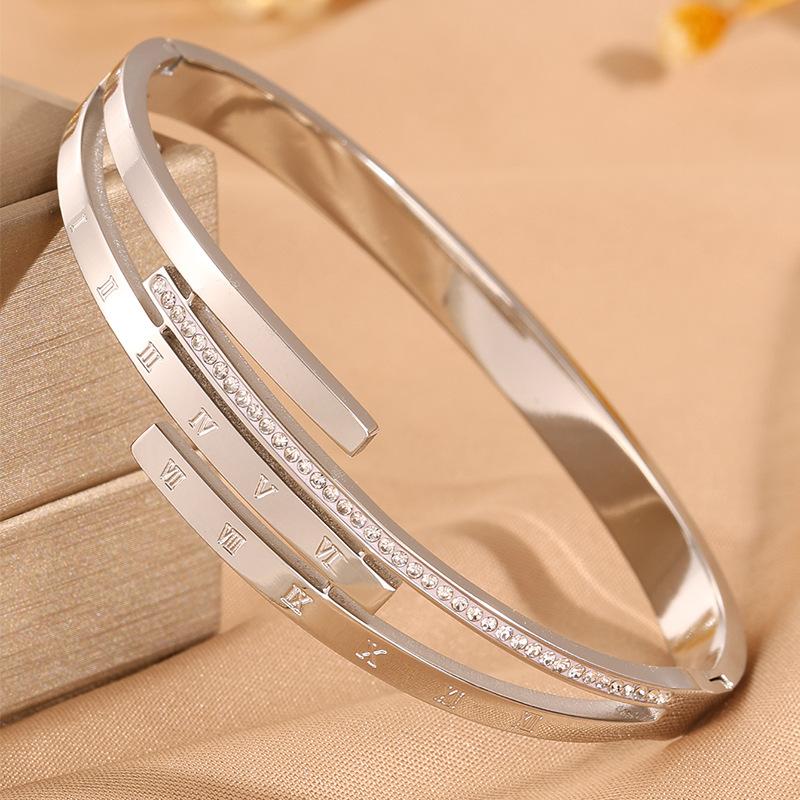 New Three-layer Irregular Roman Numeral Women's Fashionable High-end Light Luxury Bracelet