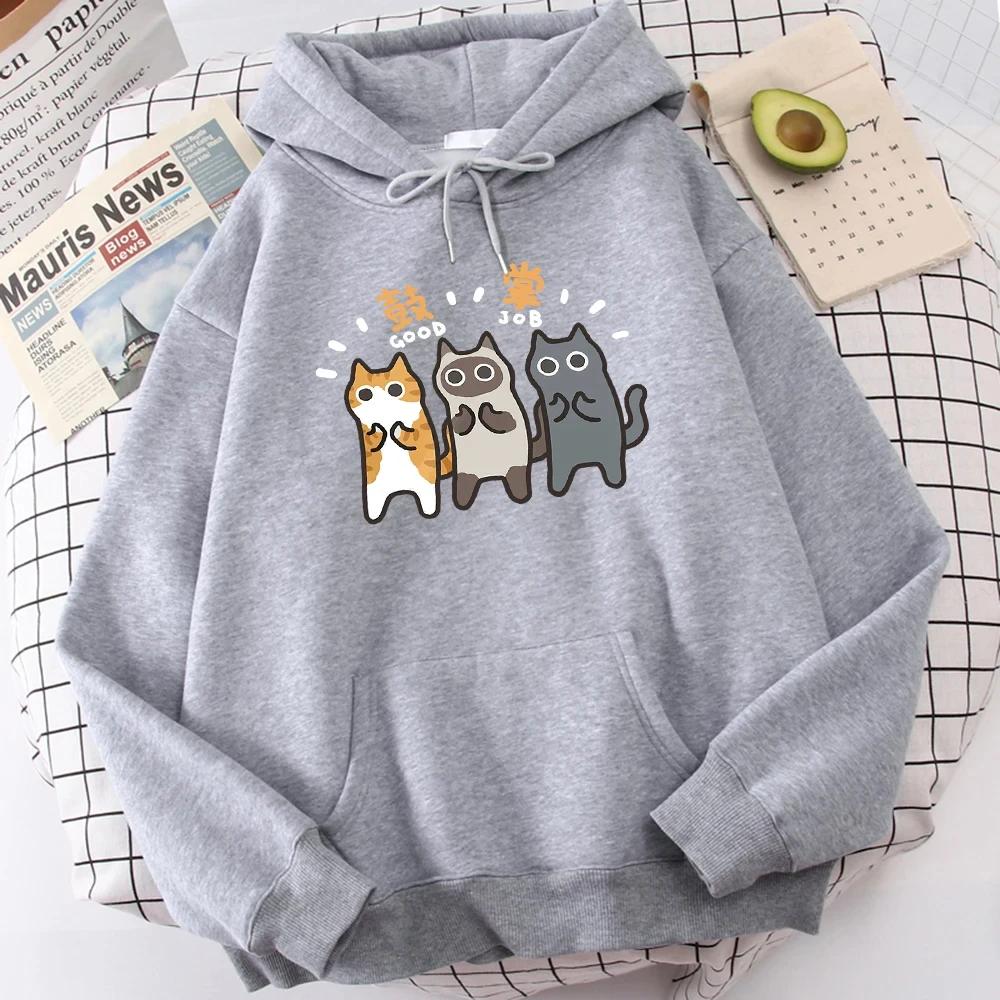 Three Cats Are Clapping and Cheering. Printed Clothing, Comfortable and Energetic, Casual Sportswear, Versatile Street Clothing