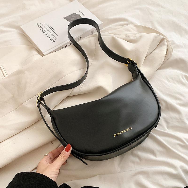 

Small bag women s 2025 spring new women s bag fashion messenger bag popular casual one shoulder simple dumpling bag чёрный