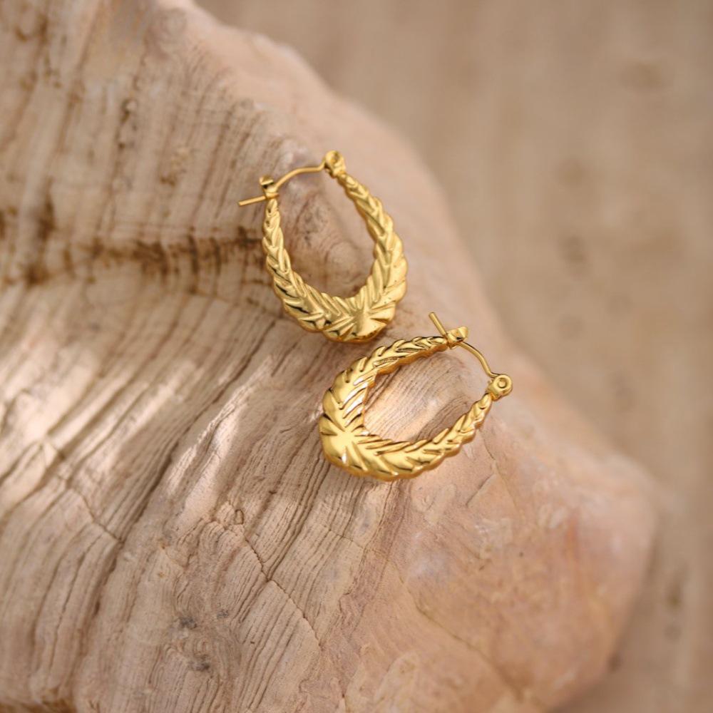 Geometric Hammered Stainless Steel Stud Earrings: Fashionable, Versatile Ear Jewelry