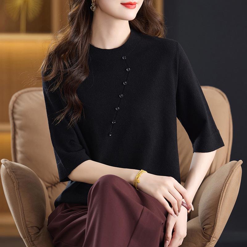 Stylish Plus Size Round Neck Knit Top for Middle-Aged Women - Mid-Sleeve Sweater