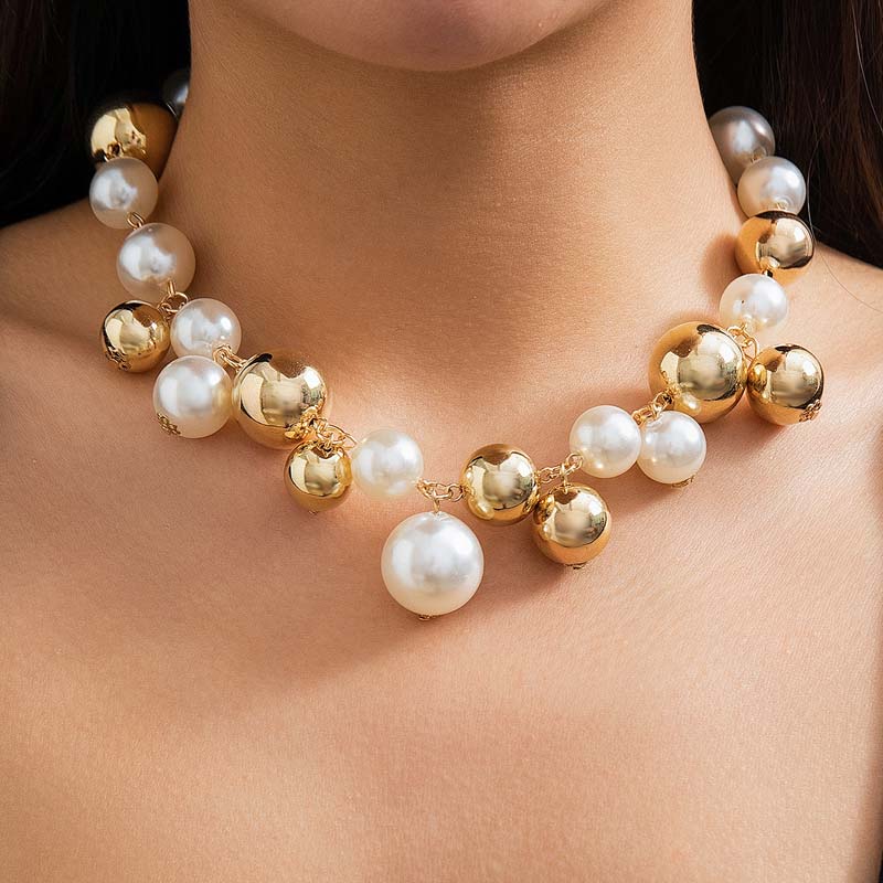 Exaggerated Metal Big Ball Pearls Bead Choker Necklace for Women Vintage Punk Chunky Clavicle Chain Necklace Bride Jewelry