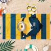Großäugiges Süßes Wesen Gelb-Blaue Streifen Strandtuch Schnelltrocknend Geeignet für Strandurlaub Pool Lustiges Geschenk für Freunde