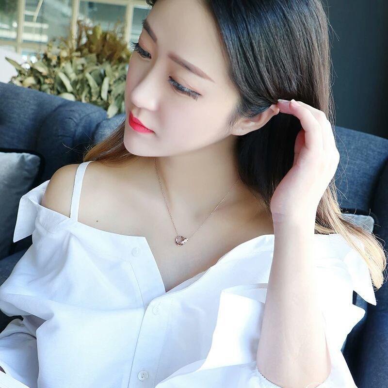 Whole Body Titanium Steel Electroplated 18K Roman Numerals Double Ring Necklace Light Luxury Titanium Steel Collarbone Chain Pendant Price