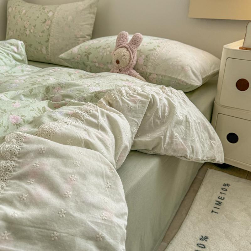 Bedding Set Four-piece Printing Skin-friendly Breathable Comfortable Bed Sheet Quilt Cover Pillowcase