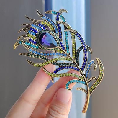Exquisite Premium-Farbe Pfau Große Feder Brosche Retro Legierung Diamantbesetzte Herren und Damen Tier Brosche