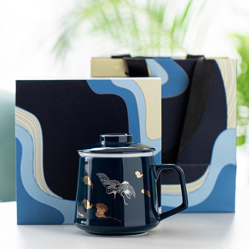 

Набор керамических кружек цвета «яйцо дрозда» с чайным фильтром, функцией разделения воды и напечатанным логотипом - Подарочный набор из трех чашек 401-500ml