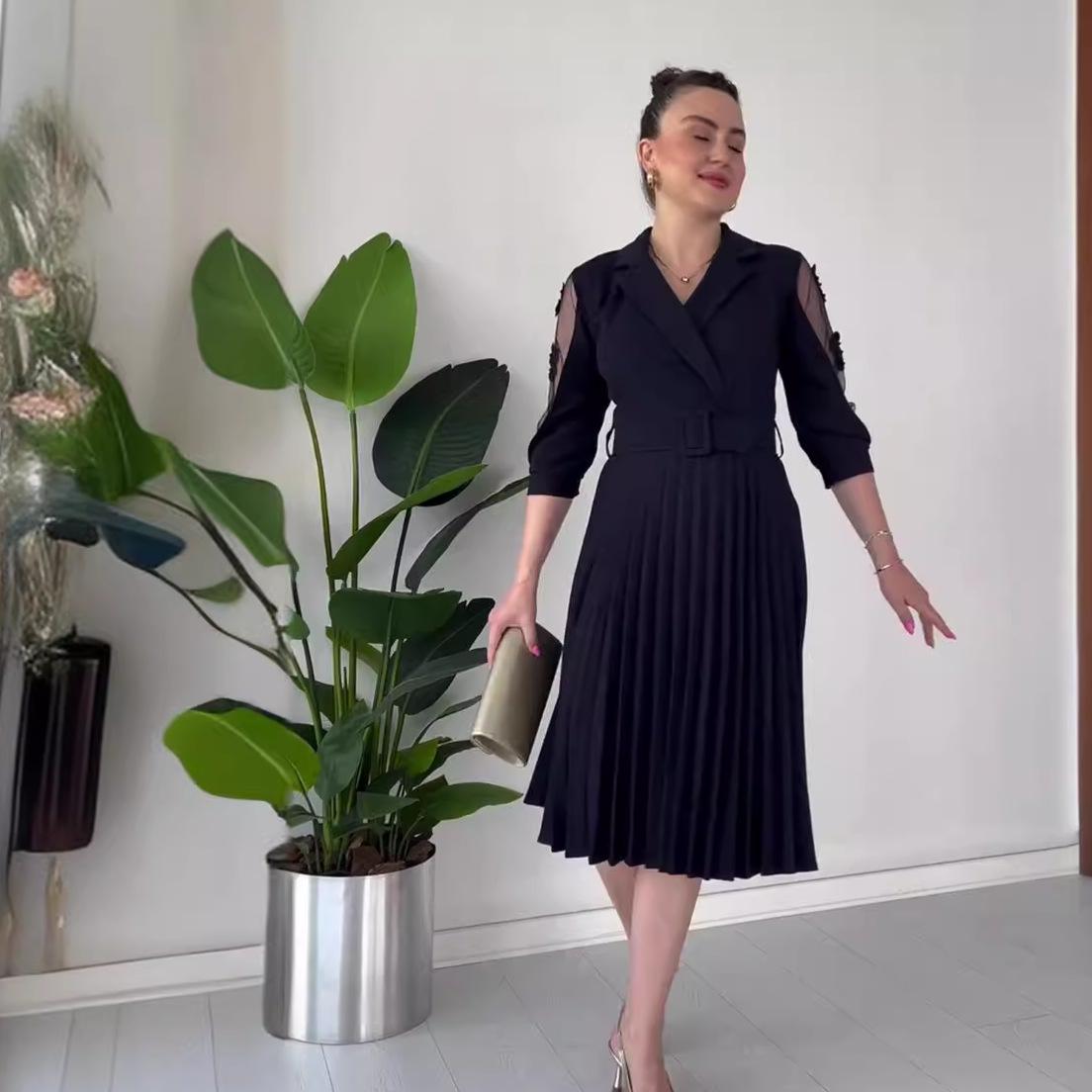 

2024 Осень Женское Модное Плиссированное Платье Однотонного Цвета с Сетчатыми Вставками, Подчеркивающее Талию Small чёрный