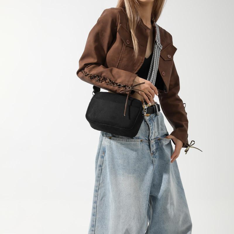 Sac d'épaule carré petit et élégant pour femmes Sac bandoulière mode pour le quotidien en différentes couleurs