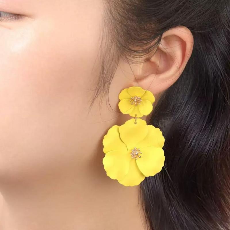 Women Fuchsia Flower Drop Earrings Holiday Bridal Earrings Gold Plating White Fuchsia Spray Big Flower Dangle Earrings