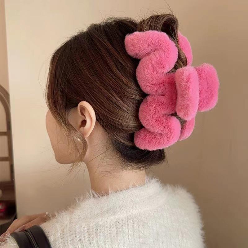 Elegante fermaglio per chignon con peluche Autunno-Inverno 2023 per donna