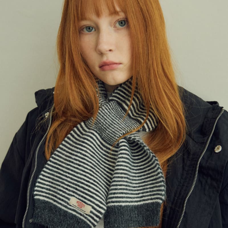 

WEDNESDAYOASIS FOR WOMEN Always Pin Stripe Knit Muffler 3COLOR CHARCOAL