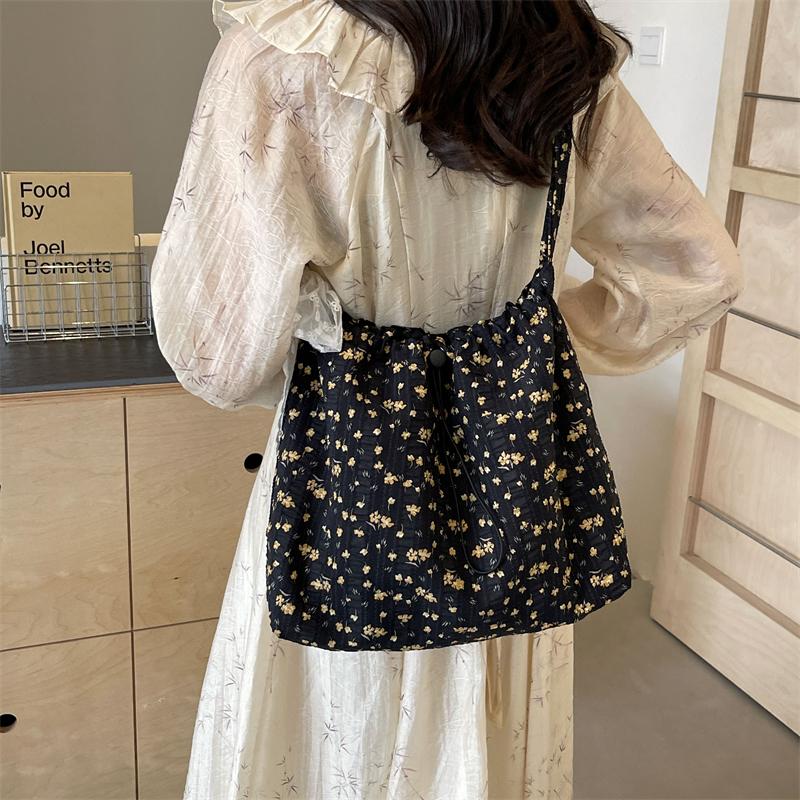 Сумка через плечо Женская большая сумка с цветочным принтом Сумка через плечо чёрный — фото 13