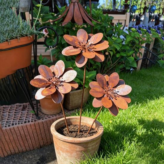Rusty Flower Garden Stake Iron Flower Yard Art Stake Outdoor Flower Decoration for Backyard Lawn Planter Flower Bed