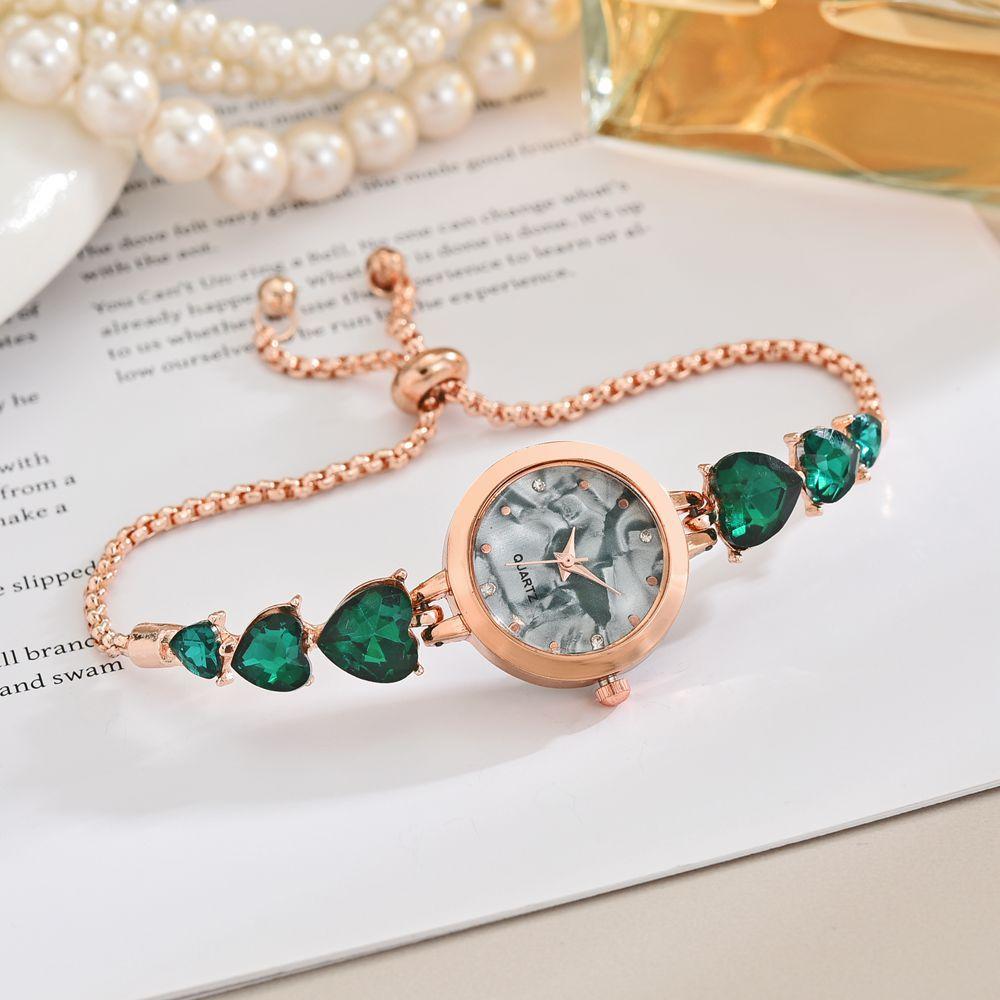 Fashion Elegant Heart Rhinestone Bracelet Strap Women Watches Fashion Ladies Quartz Watch Niche Design Metal Chain Wristwatches
