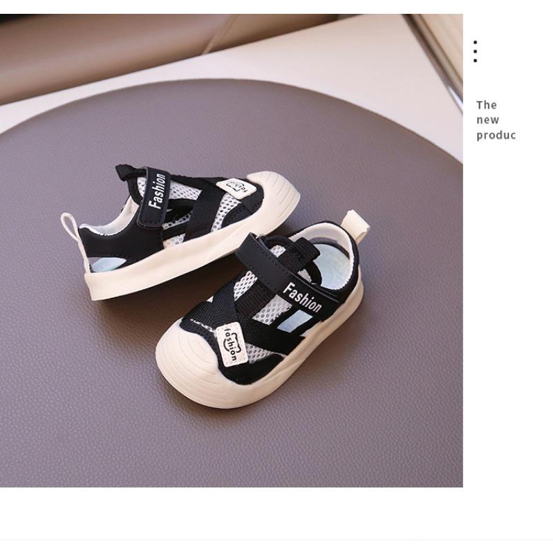 Sandalias para niños nuevo verano niños baotou casual hueco zapatos de playa niños medianos deportivos zapatos de bebé moda