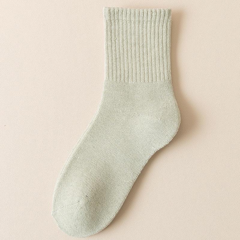 

Женские зимние бархатные толстые теплые махровые носки-тапочки, однотонные, средней длины, осень/зима One Size светло-зеленый