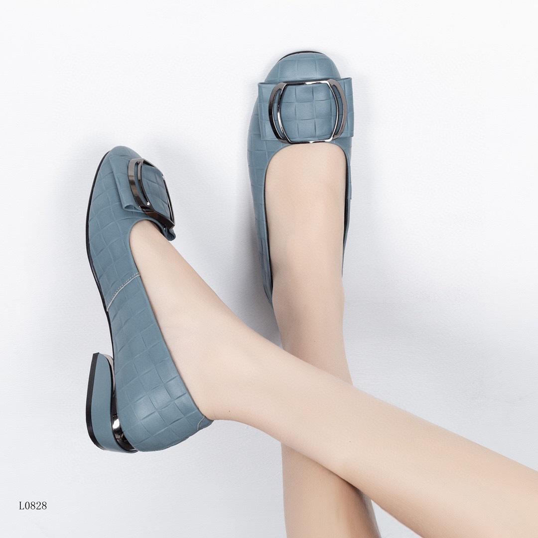 

Женская обувь 2024 года, весна, новые туфли Doudou, плетеная тисненая воловья кожа, мягкая подошва, мягкая поверхность, круглая головка, металлическая пряжка, неглубокое горлышко, плоские туфли 39