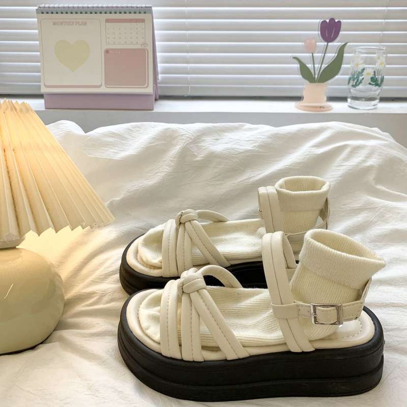 Silver platform sandals female 2025 summer new retro student wear Korean version of versatile design fairy sandals
