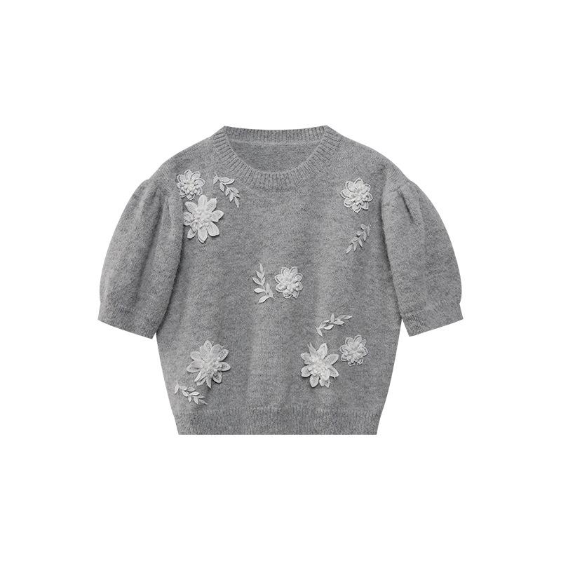 

НОВИНКА 2024 Зима Французский Милый Омолаживающий Трикотажный Свитер с Коротким Рукавом с 3D Цветочным Узором для Женщин F2592 Free Size серый/цветочный