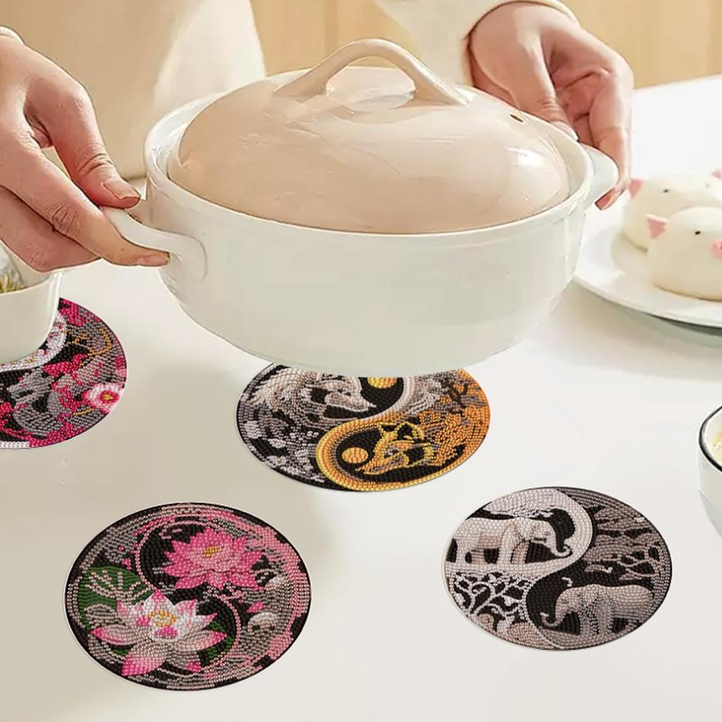 KAKISO 4-częściowe DIY 5D Podkładki do malowania diamentami, Rękodzieło DIY Diamentowa sztuka Ręcznie robiona diamentowa mata pod talerz, Kreskówkowy Potężny Smok Lotos Wilk Słoń Ręcznie robione