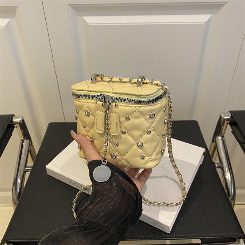Fashion diamond chain bag women's new box small square bag high value beautiful messenger bag