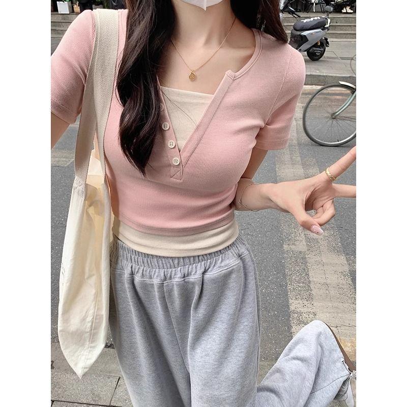 

V-Neck Color Block Short Sleeve Two-Piece Look T-Shirt for Women S розовый