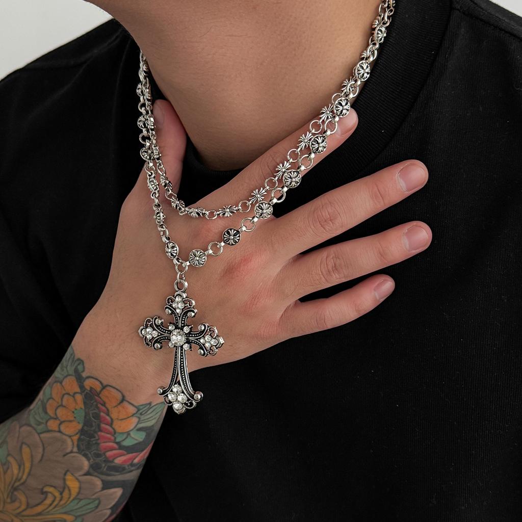 European and American Hip-hop Niche Diamond-encrusted Cross Necklace Men's High-end Sense Personalized Men's Collarbone Chain Jewelry