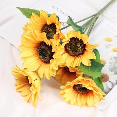 Decorațiuni pentru casă – Flori decorative şi coroane de flori