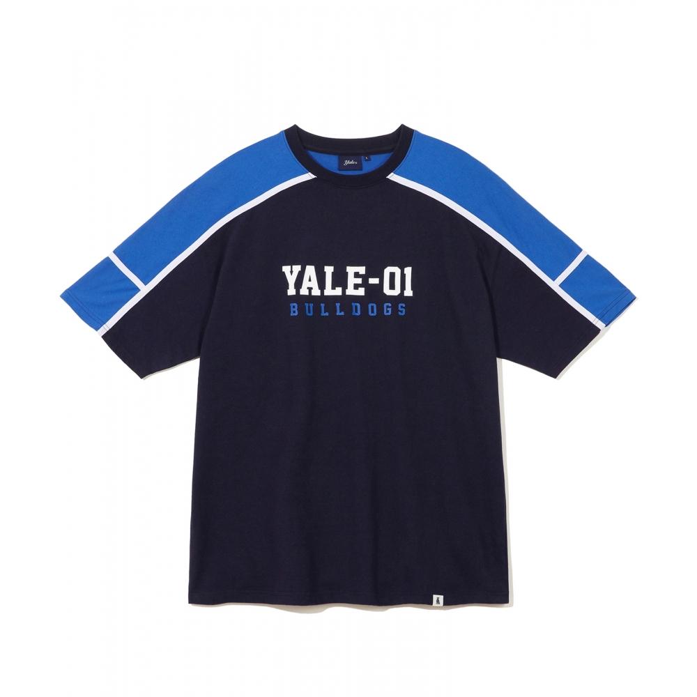

ФУТБОЛКА YALE 01 BULLDOGS С ЦВЕТНОЙ ТЕЙПОЙ ТЕМНО-СИНЯЯ