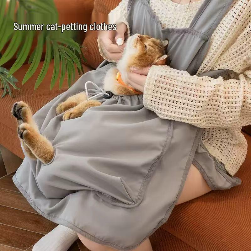 

Cat Apron: Anti-Hair, Anti-Scratch Outdoor Holder