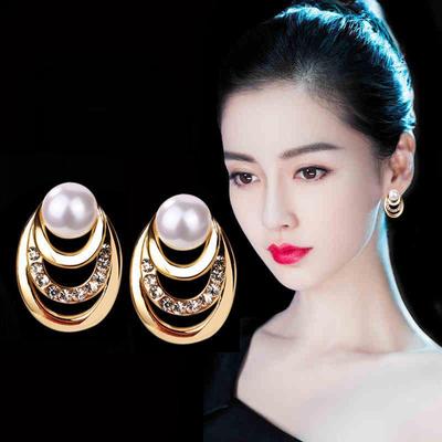 Elegant Korean-Style Pearl Earrings: Versatile, Trendy Fashion for Women
