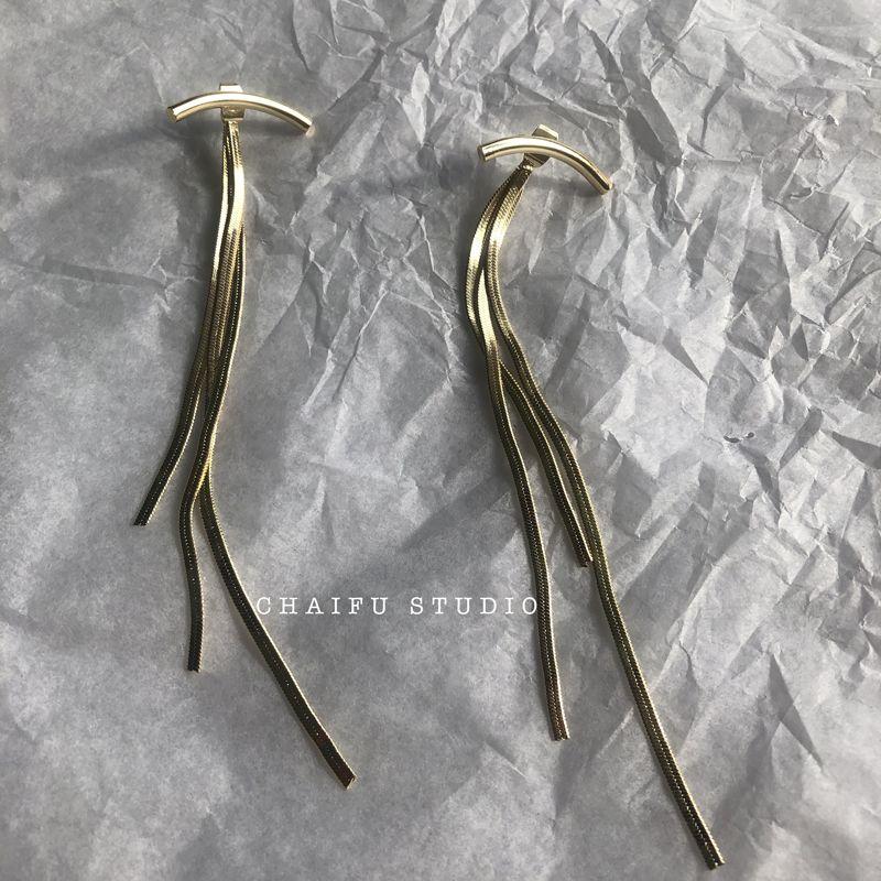 

Chaifu Studio/E180 Ins Style Minimalist Normcore Artsy Fresh Elegant All-Matching Tassel Stud Earring Gold Pair