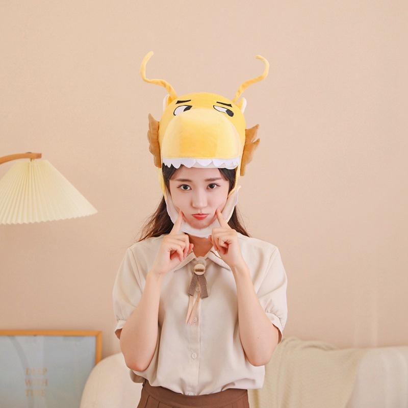 Großhandel Goldener Drachenkopf Hut Für Foto-Requisiten Und Aufführung Cartoon-Stil Plüschhut Jahresmaskottchen)